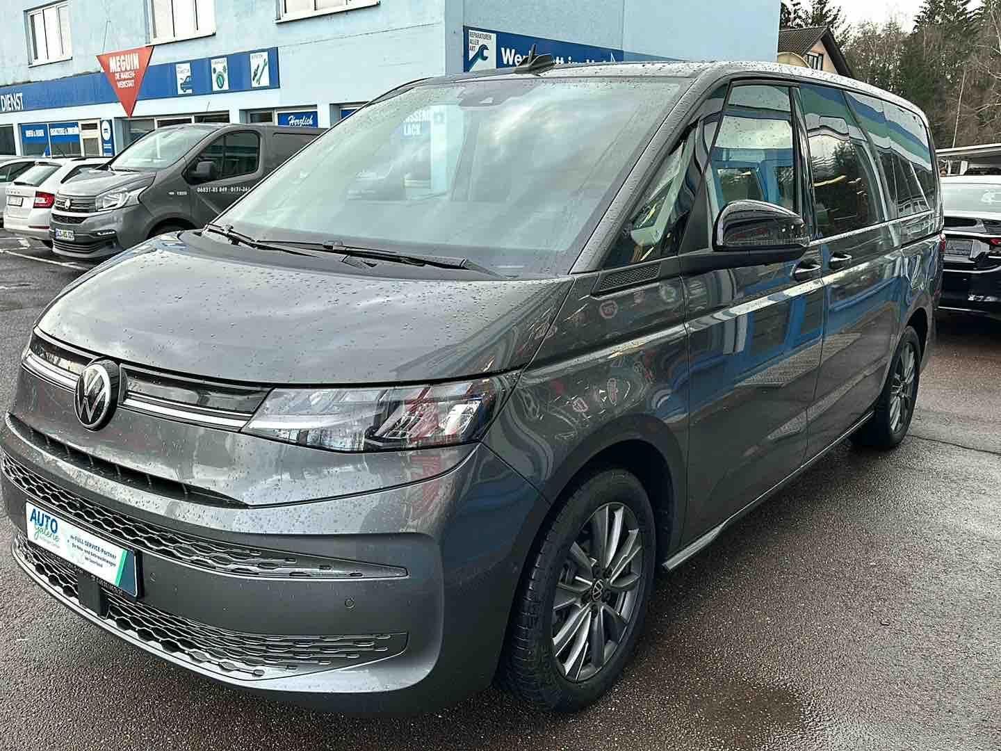 Volkswagen T7 Multivan 2.0 TDI Life - Samsaru's Car Outlet