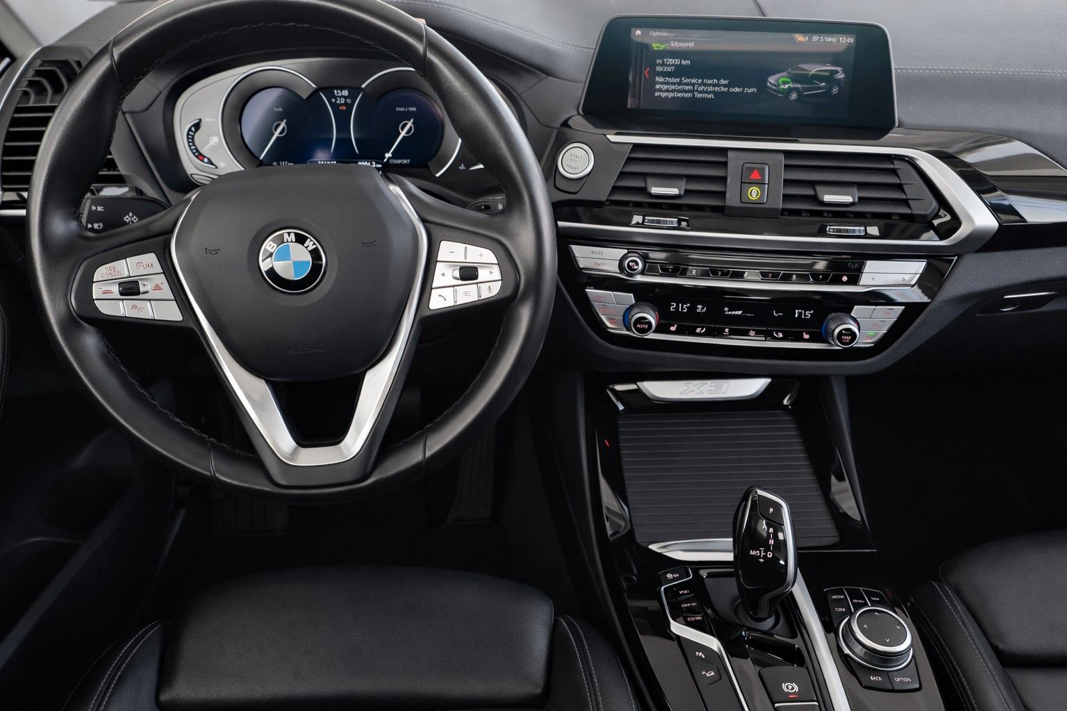 BMW X3 xD20d xLine KAM HUD PANO AHK LEDER