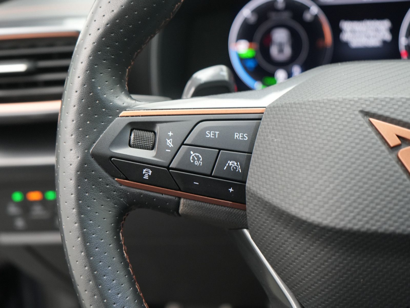 Cupra Formentor DSG VIRT NAVI CARPLAY PANO AHK