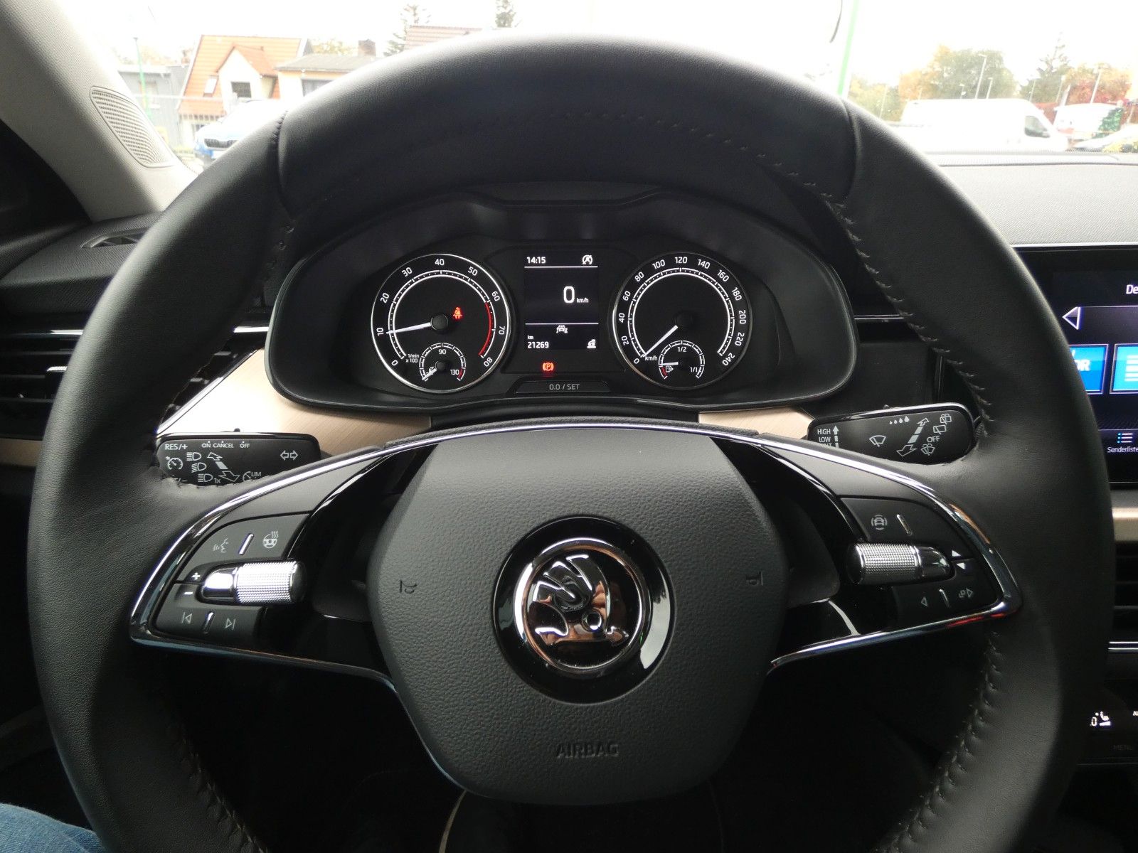 Skoda Kamiq Style - Samsaru's Car Outlet