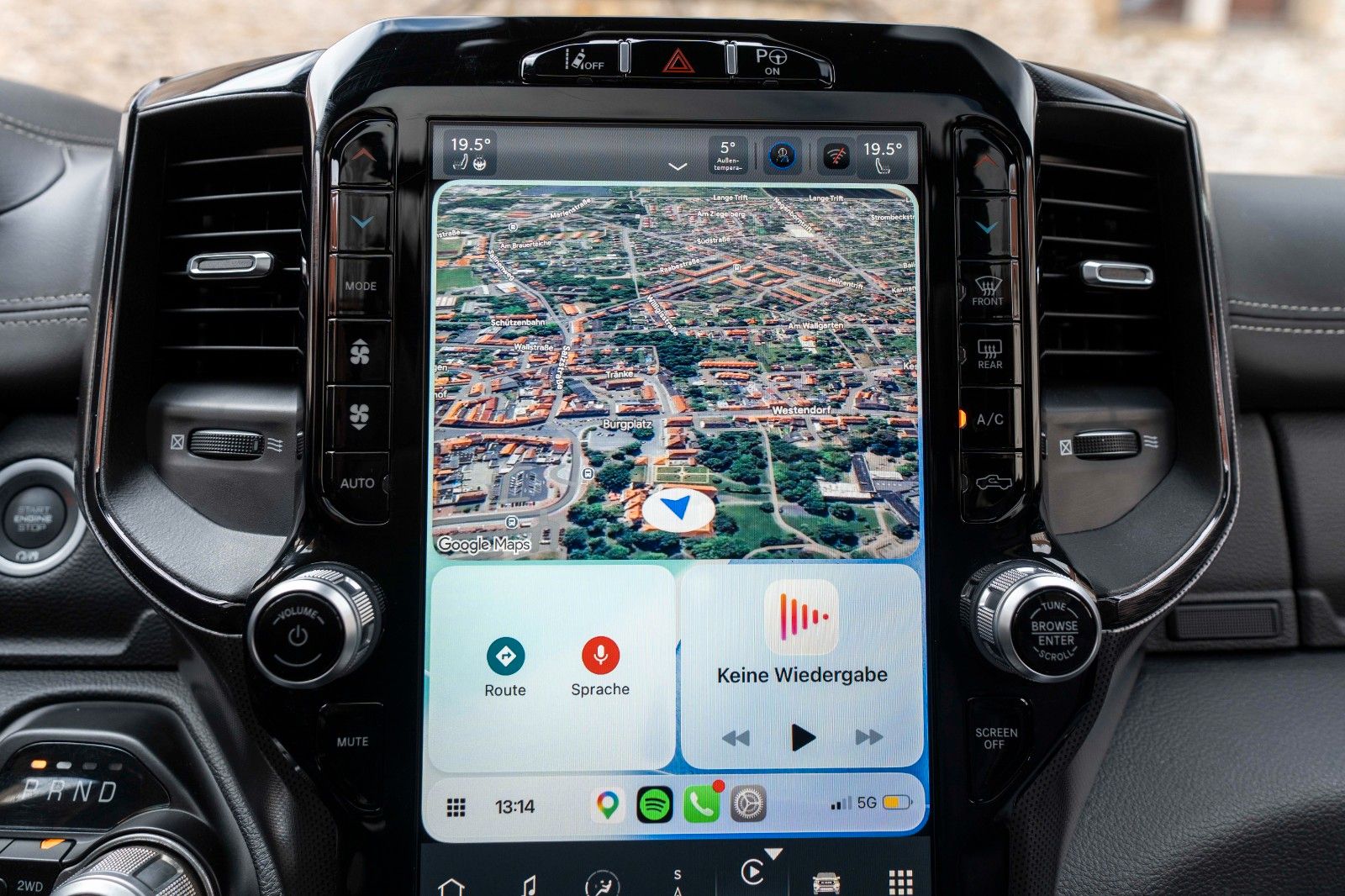 Dodge RAM 5,7L Laramie CC 4X4 360° LED CARPLAY LPG AHK