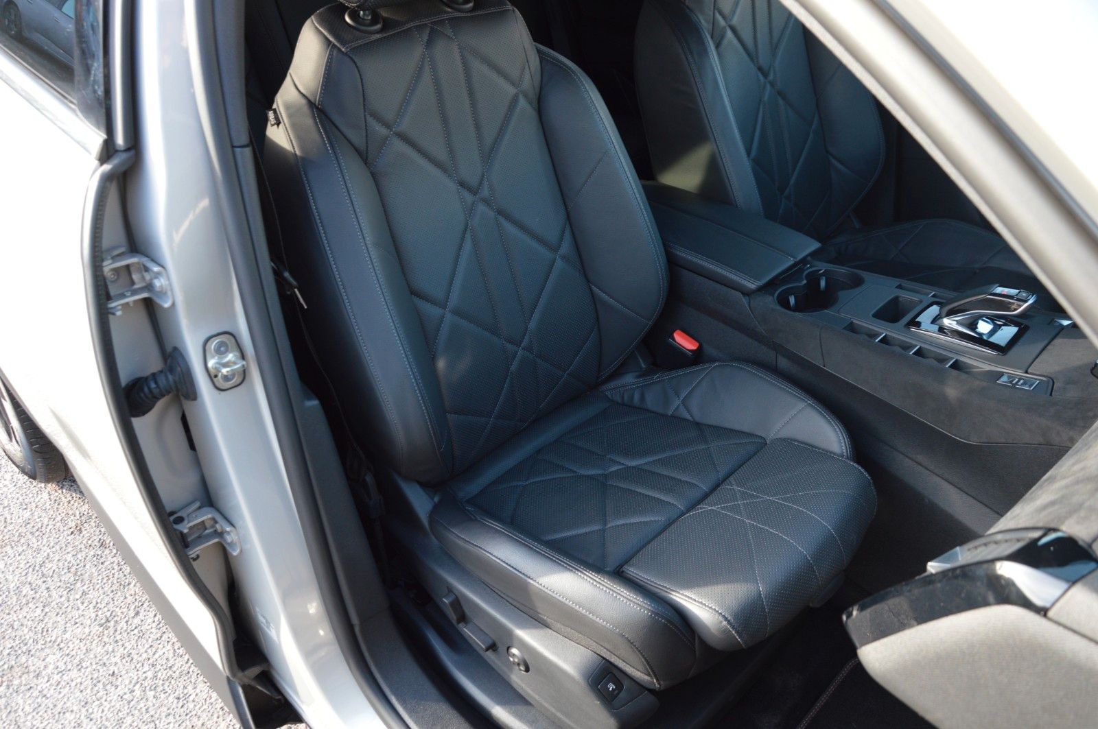 DS Automobiles DS 7 E-Tense 4x4 Perf."PANO"FOCAL"KEYLESS"KAMERA