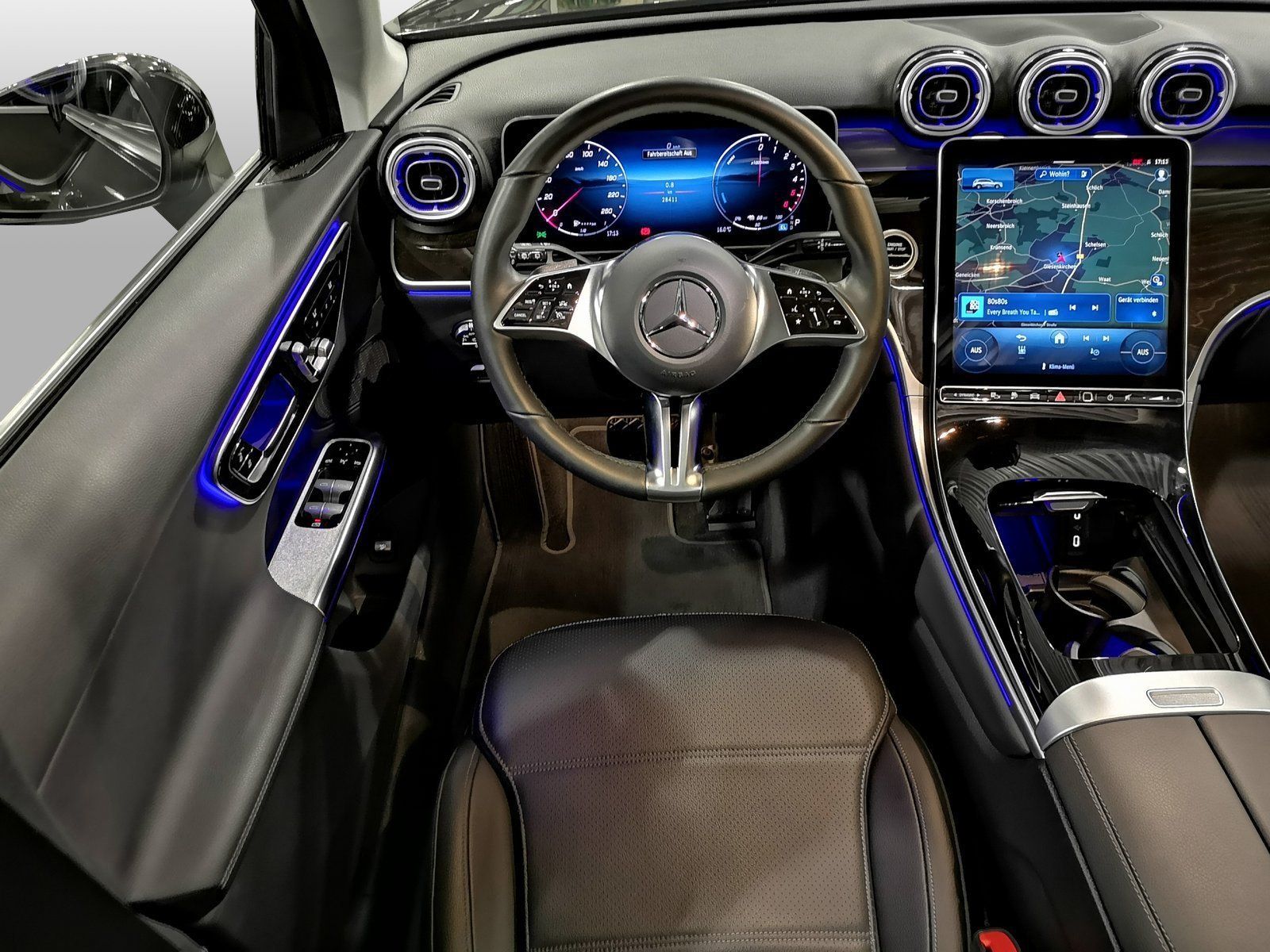 Mercedes-Benz GLC 300 de 4M Avantgarde+PANO+AHK+360+DISTRONIC+
