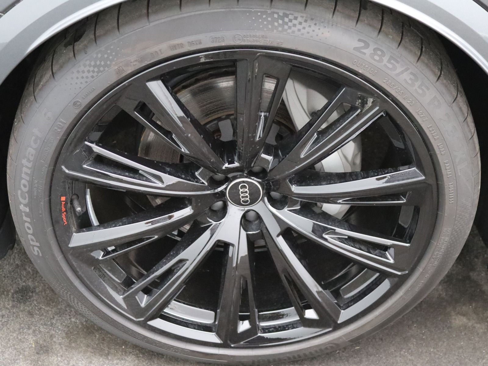 Audi Q8 S-Line 55 TFSI quattro / Pano, Laser, Standh