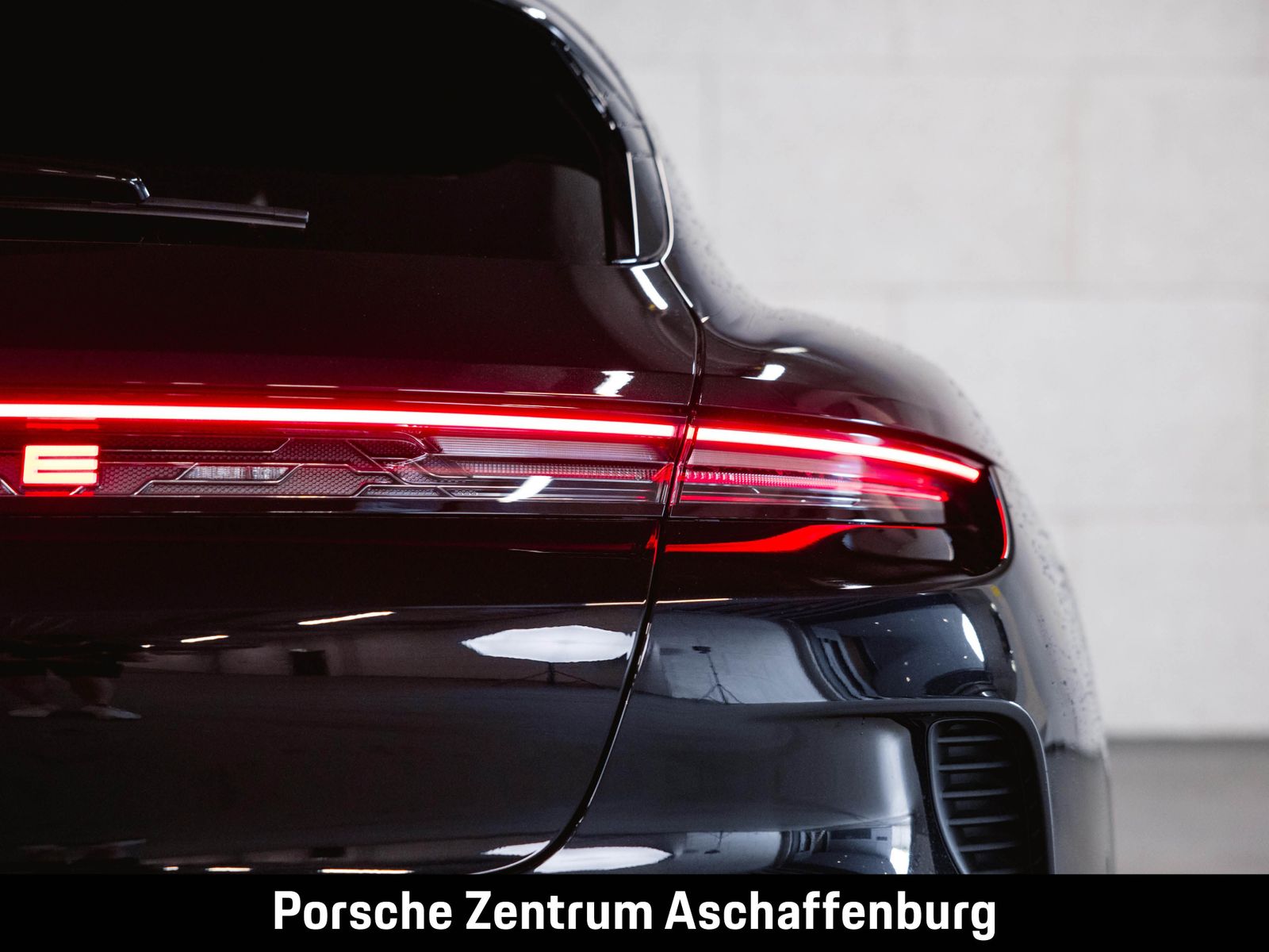 Porsche Taycan Turbo Sport Turismo SportDesign Paket