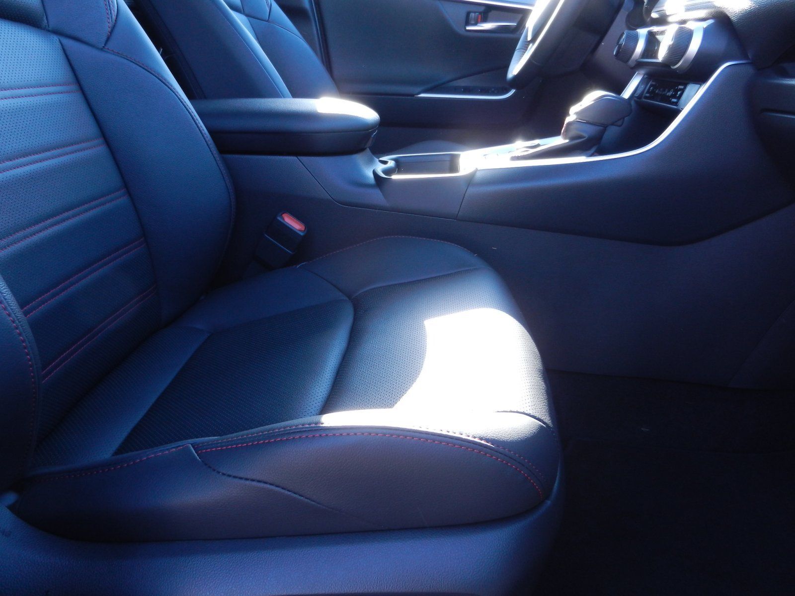 Toyota RAV 4 2,5 Plug In Style