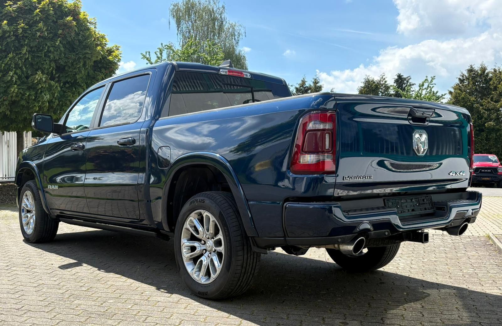 Dodge RAM 1500 4x4 Laramie 5.7l Crew Memory,Pano,Sound