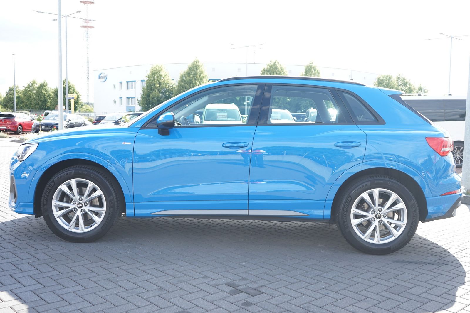 Audi Q3 35 2.0 TDI quattro S line - Samsaru's Car Outlet