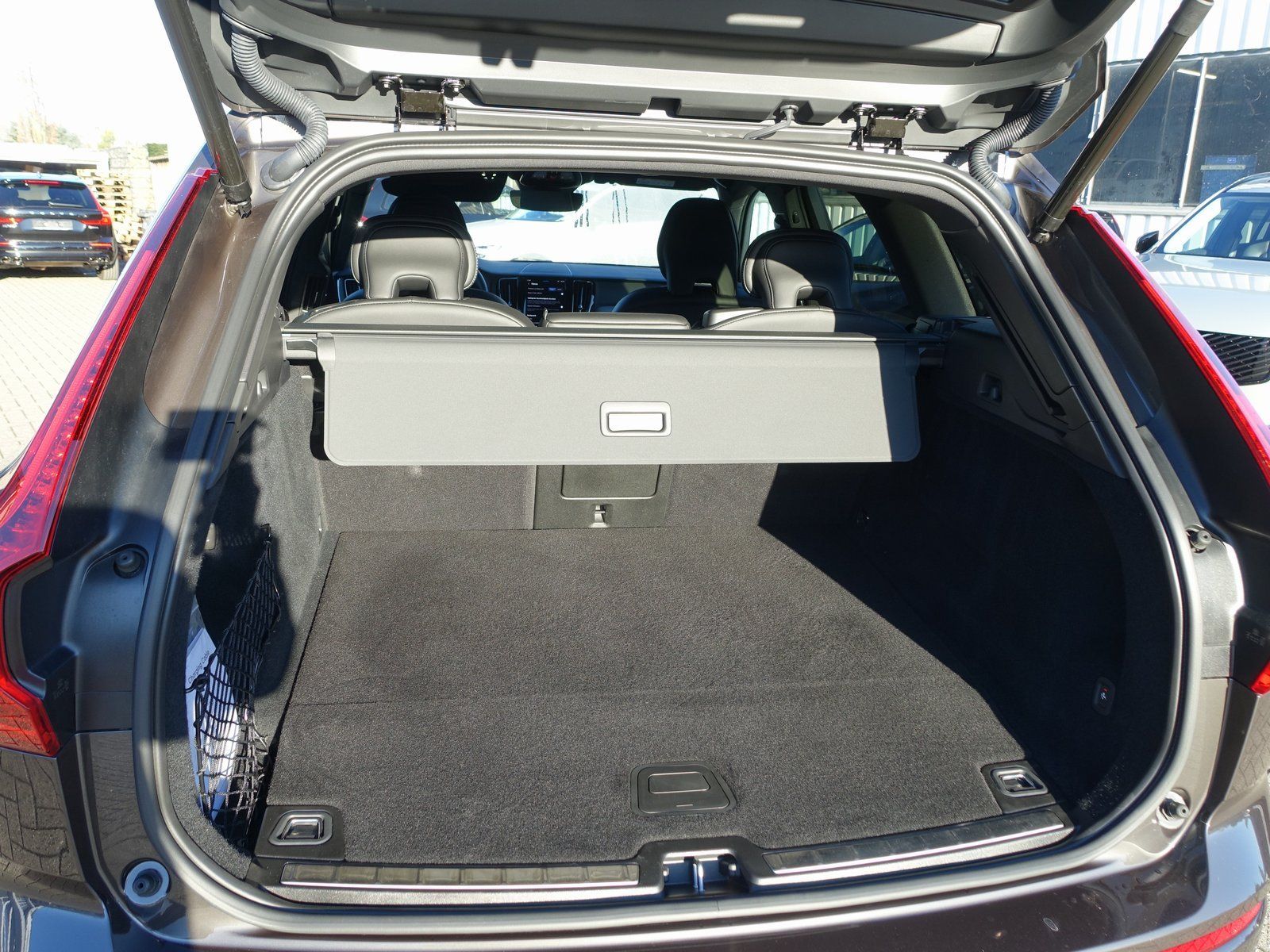 Volvo XC60 Plus T6 AWD Plug-in Hybrid/360°Cam/AHK/BLIS