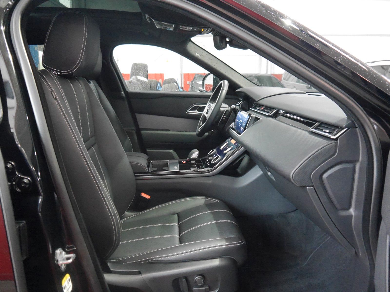 Range Rover Velar P400e S - Samsaru's Car Outlet