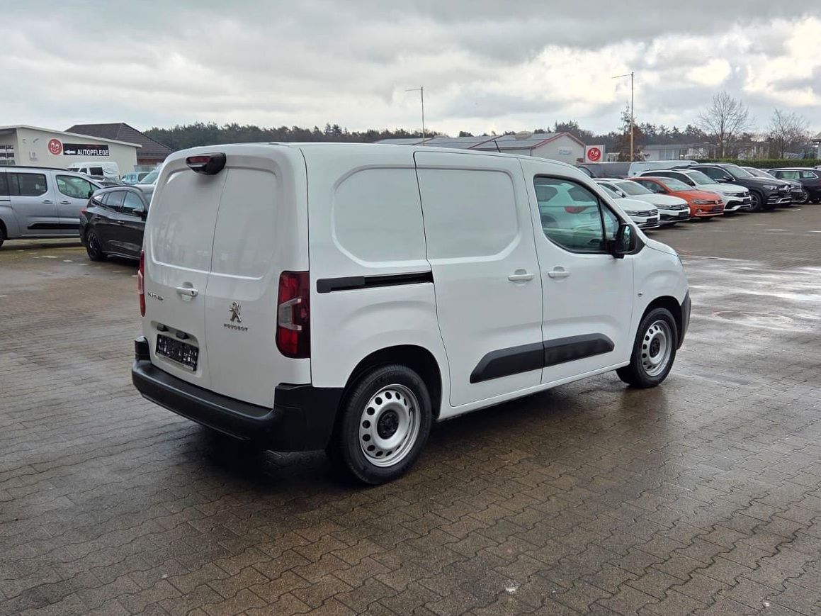 Peugeot Partner l1 1,5d - Samsaru's Car Outlet