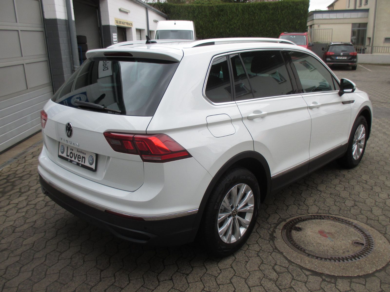 Volkswagen Tiguan 1.5 TSI DSG Life - Samsaru's Car Outlet