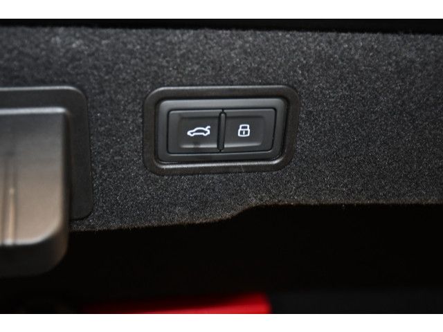 Audi A8 3.0 TFSI quattro - Samsaru's Car Outlet
