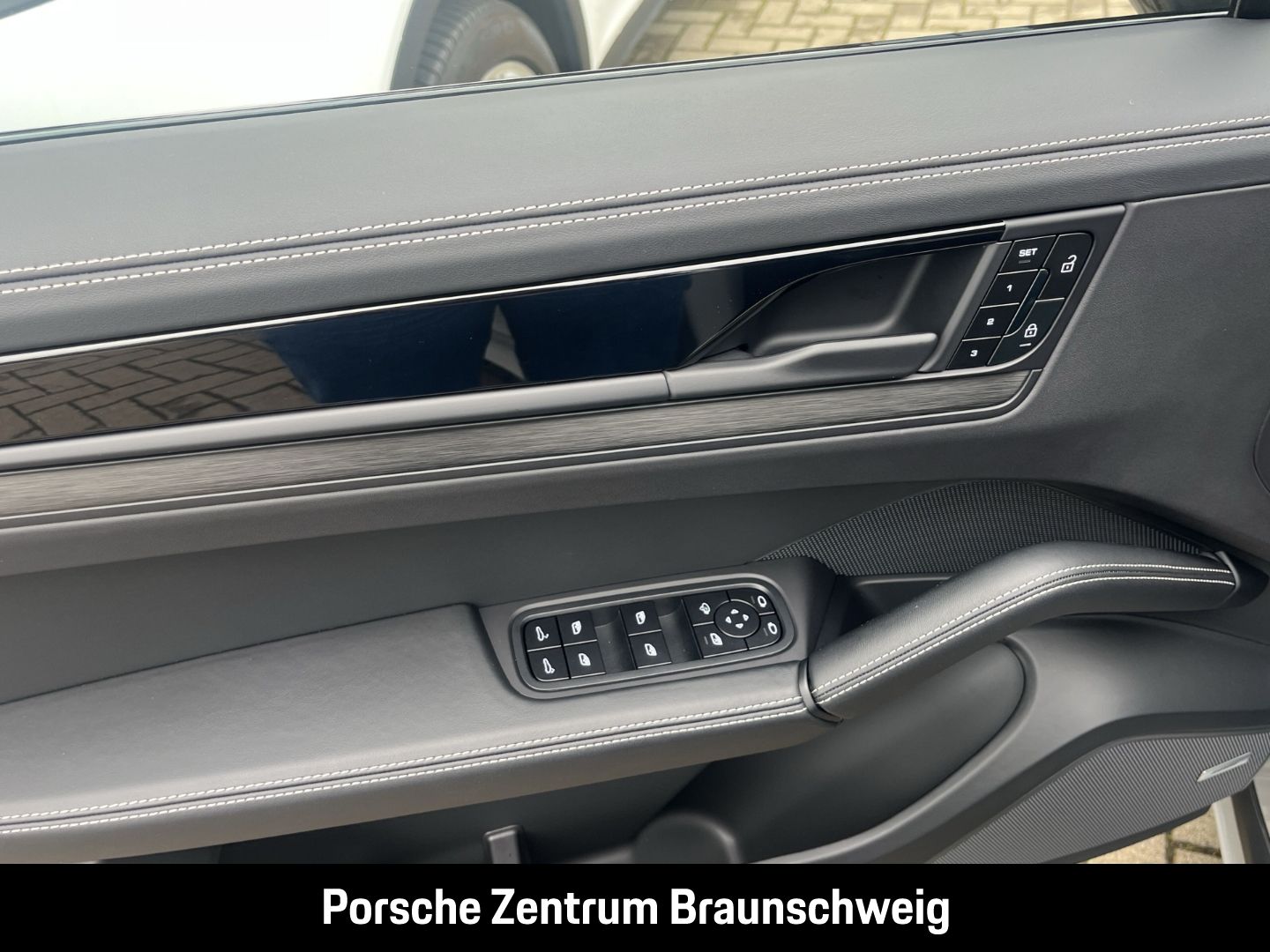 Porsche Cayenne GTS Coupe InnoDrive HA-Lenkung Head-Up