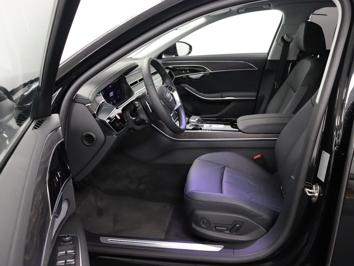 Audi A8 lang 60 TFSI e quattro - Samsaru's Car Outlet