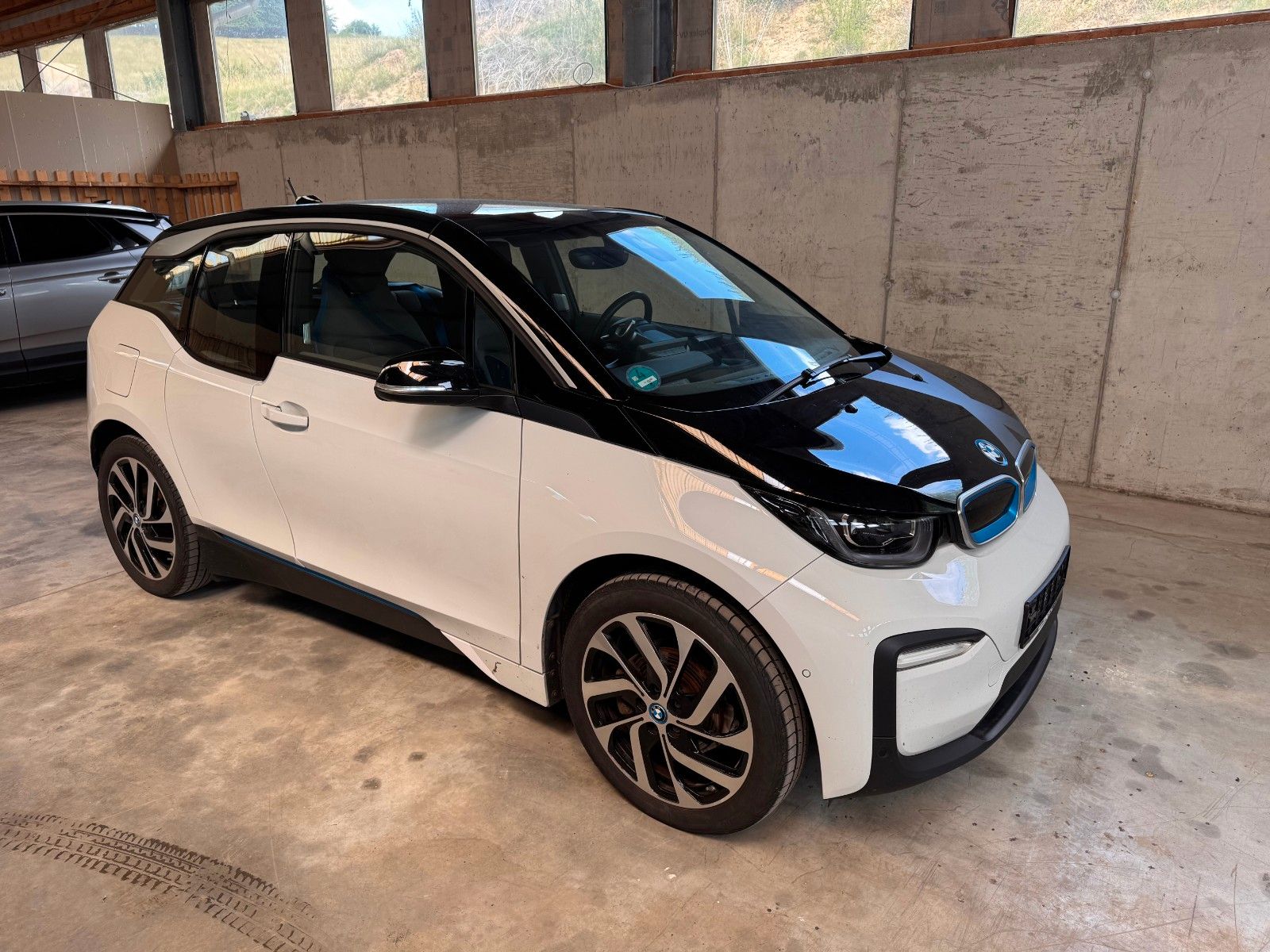 BMW i3 120AH - Samsaru's Car Outlet