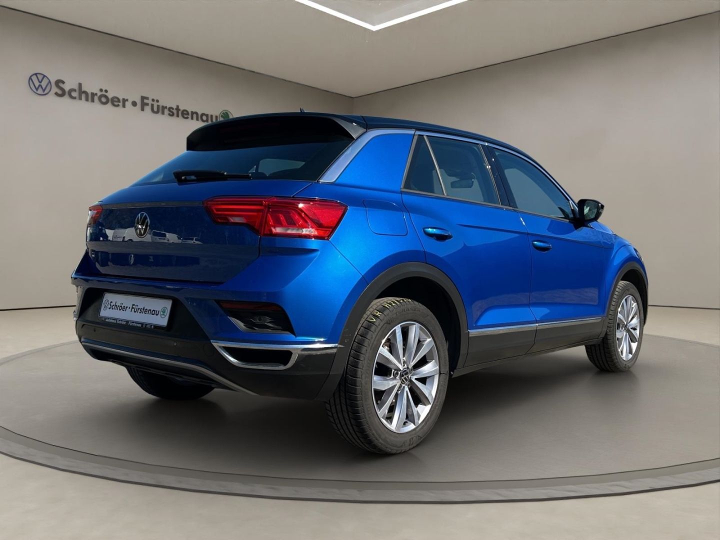 Volkswagen T-Roc Style 1.5 TSI DSG - Samsaru's Car Outlet