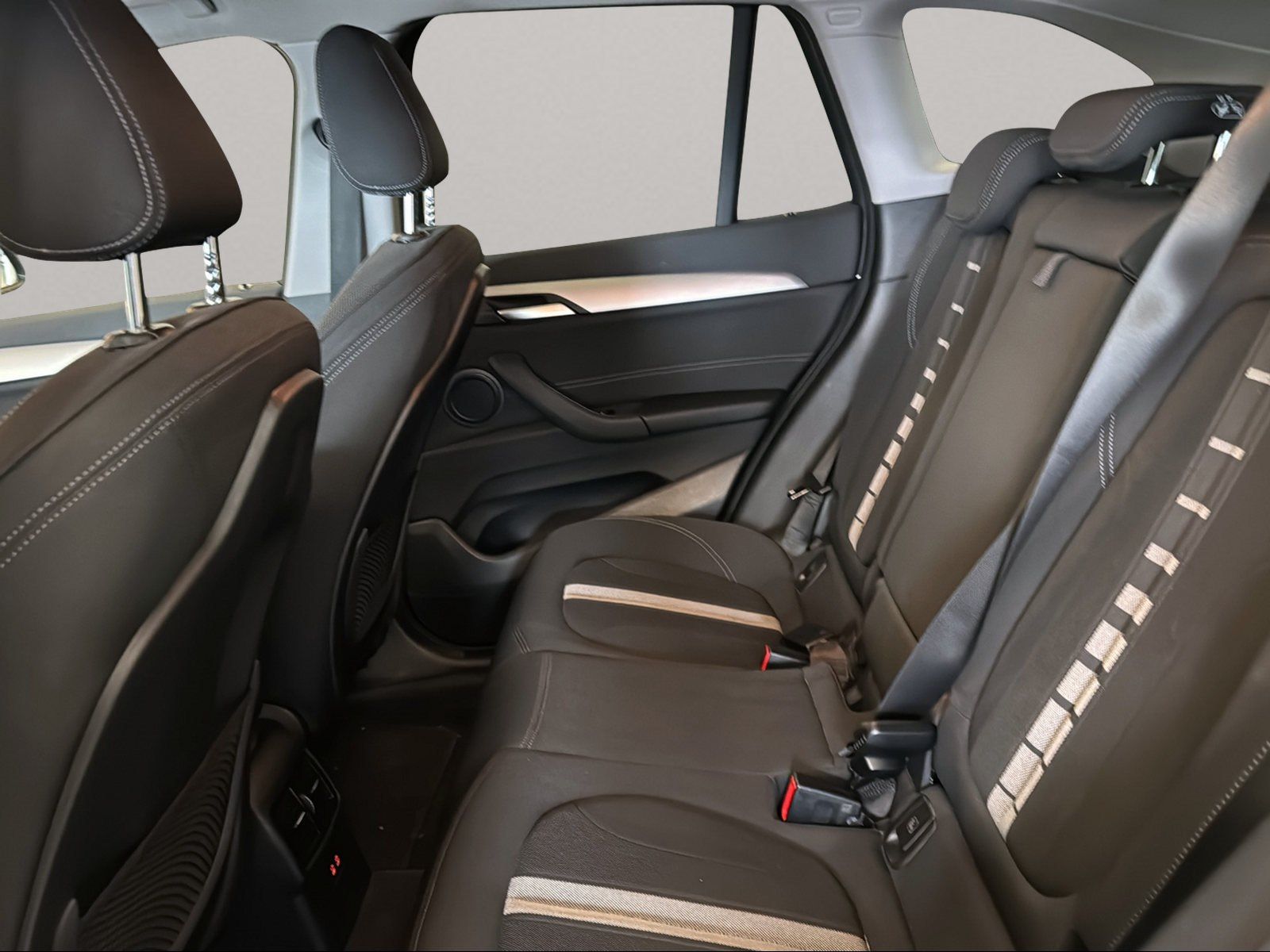 BMW X1 xDrive25e - Samsaru's Car Outlet