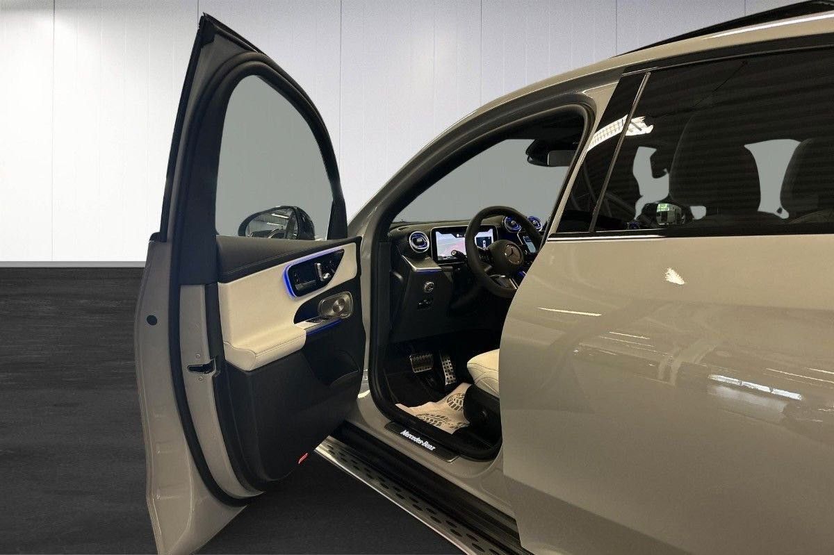 Mercedes-Benz GLC 300de 300 de 4Matic AMG 333hp Panorama *VAT*