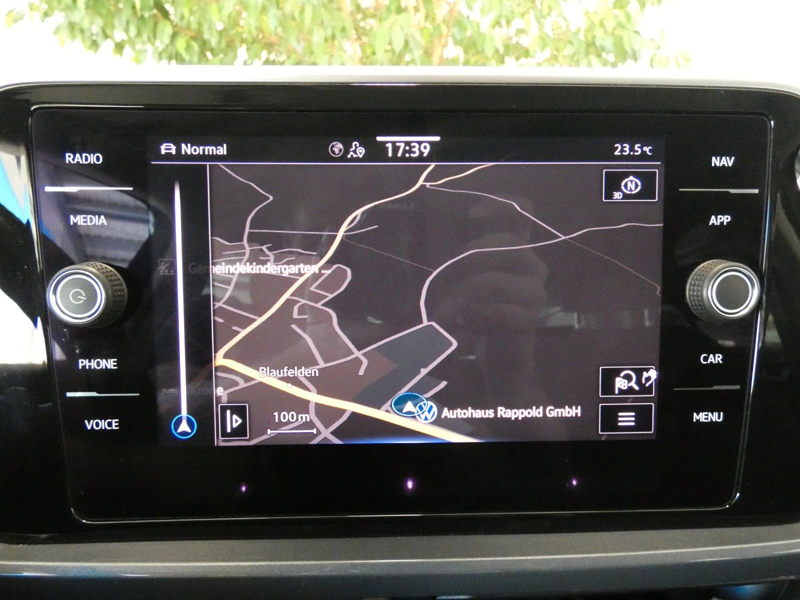 Volkswagen T-Roc 2.0 TDI Style 4Motion DSG - Samsaru's Car Outlet