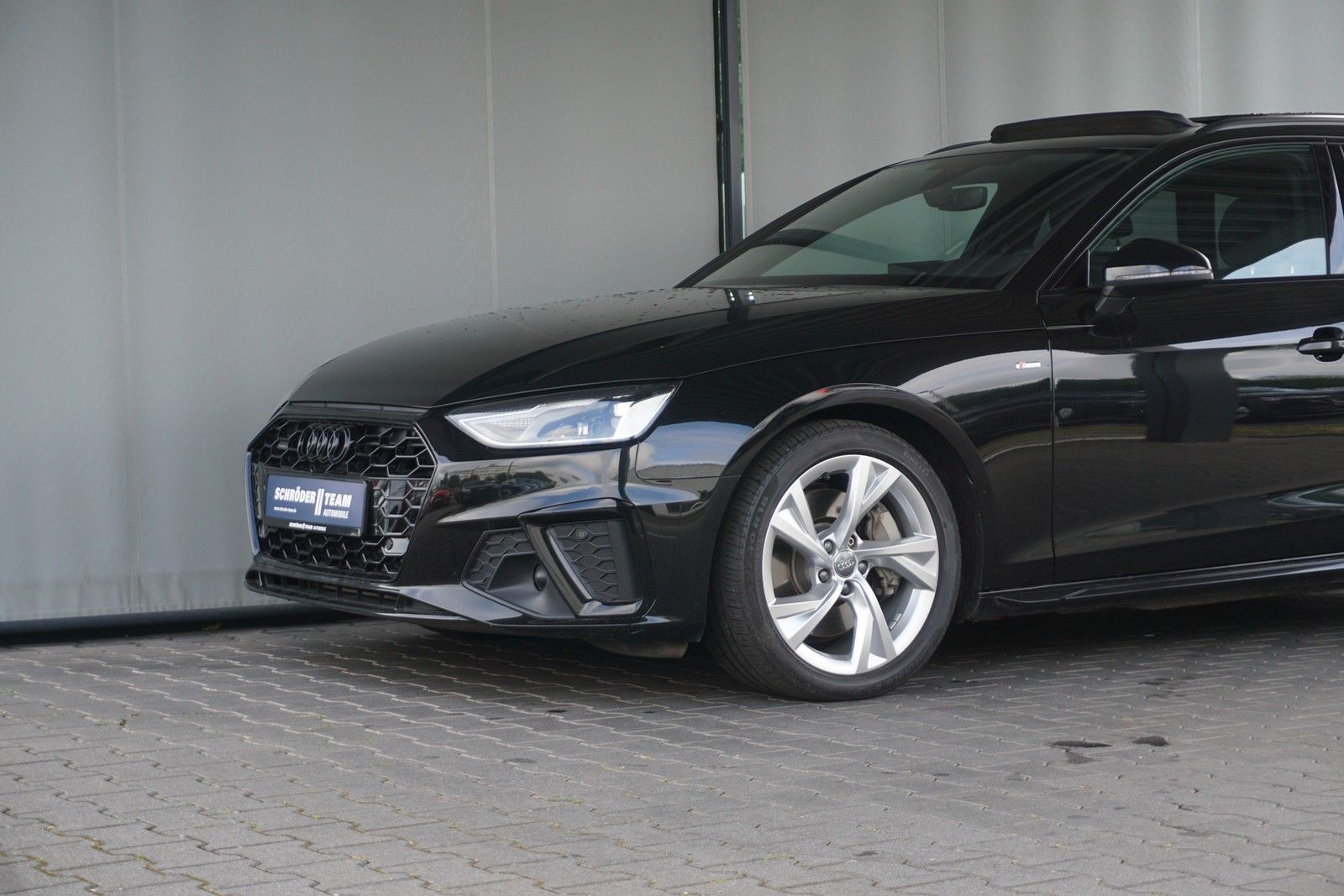 Audi A4 Avant 45 TDI quattro S line - Samsaru's Car Outlet