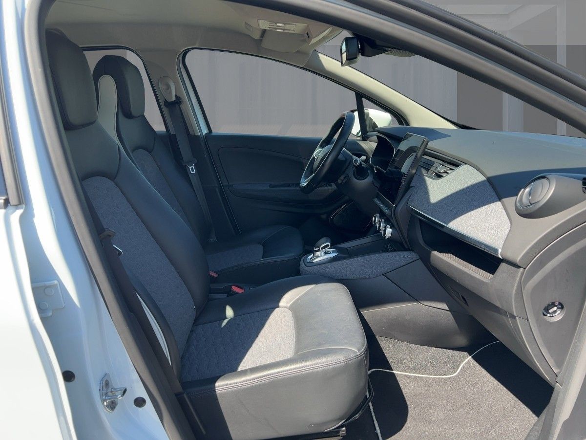 Renault ZOE INTENS R135 50 kWh - Samsaru's Car Outlet