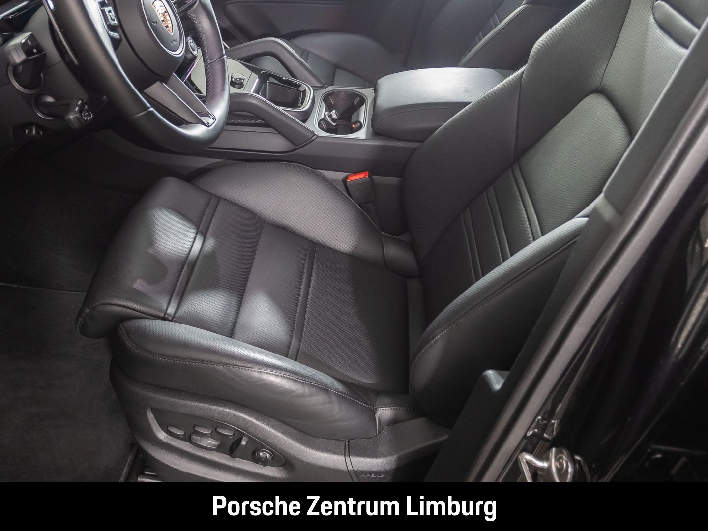 Porsche Cayenne E-Hybrid Coupe Black Edition Burmester