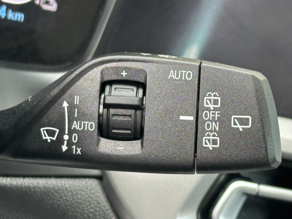 BMW 330 e Touring Aut Advantage - Samsaru's Car Outlet