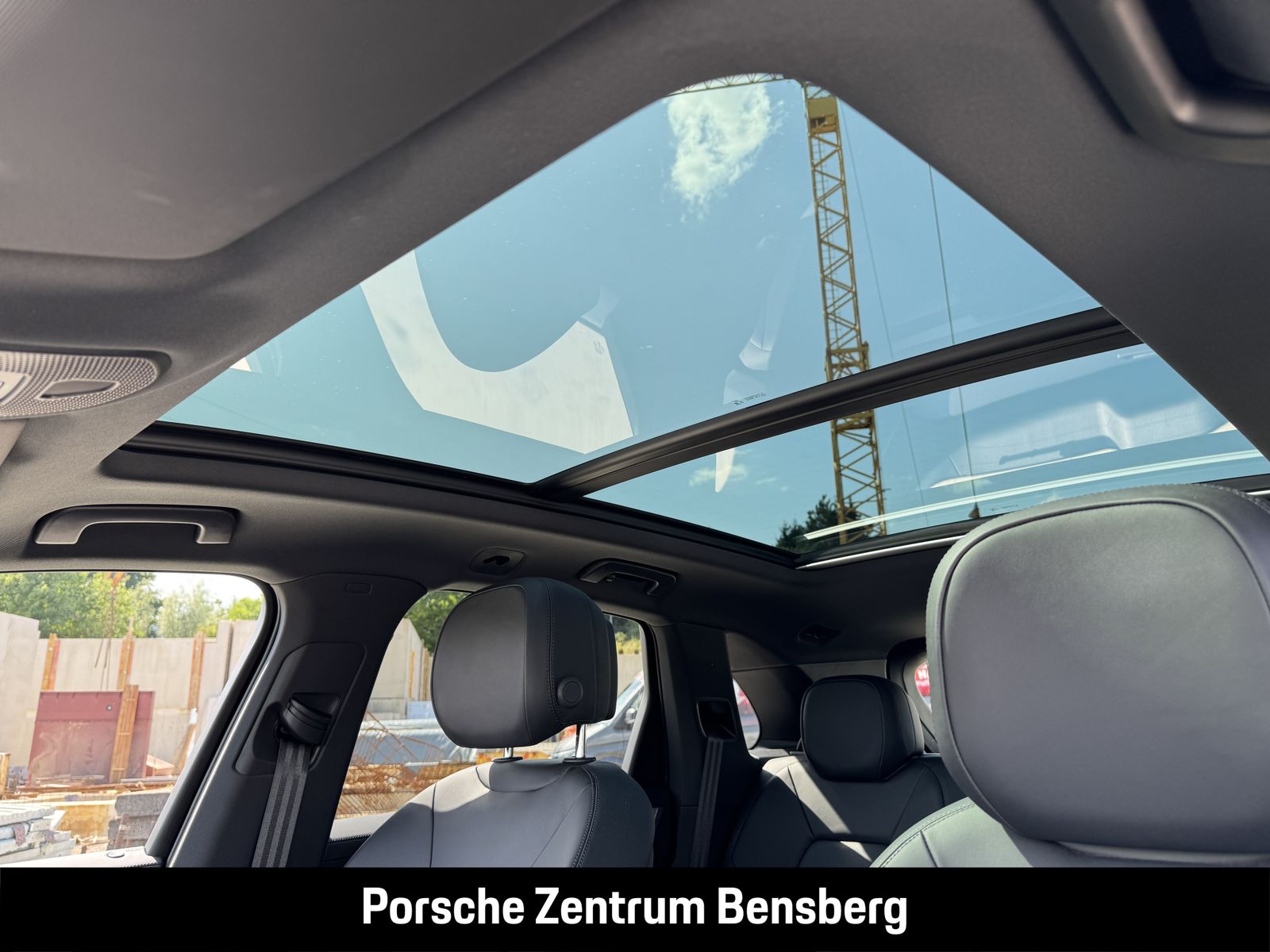 Porsche Cayenne E-Hybrid AHK Pano HUD Matrix SurroundVie