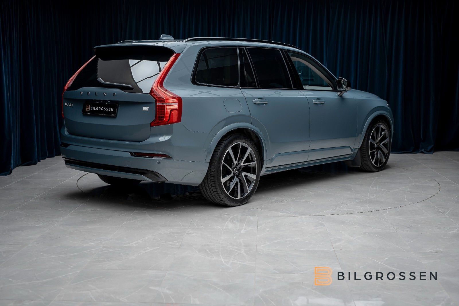 Volvo XC90 T8 Recharge Ultimate Dark B&W Pano HUD