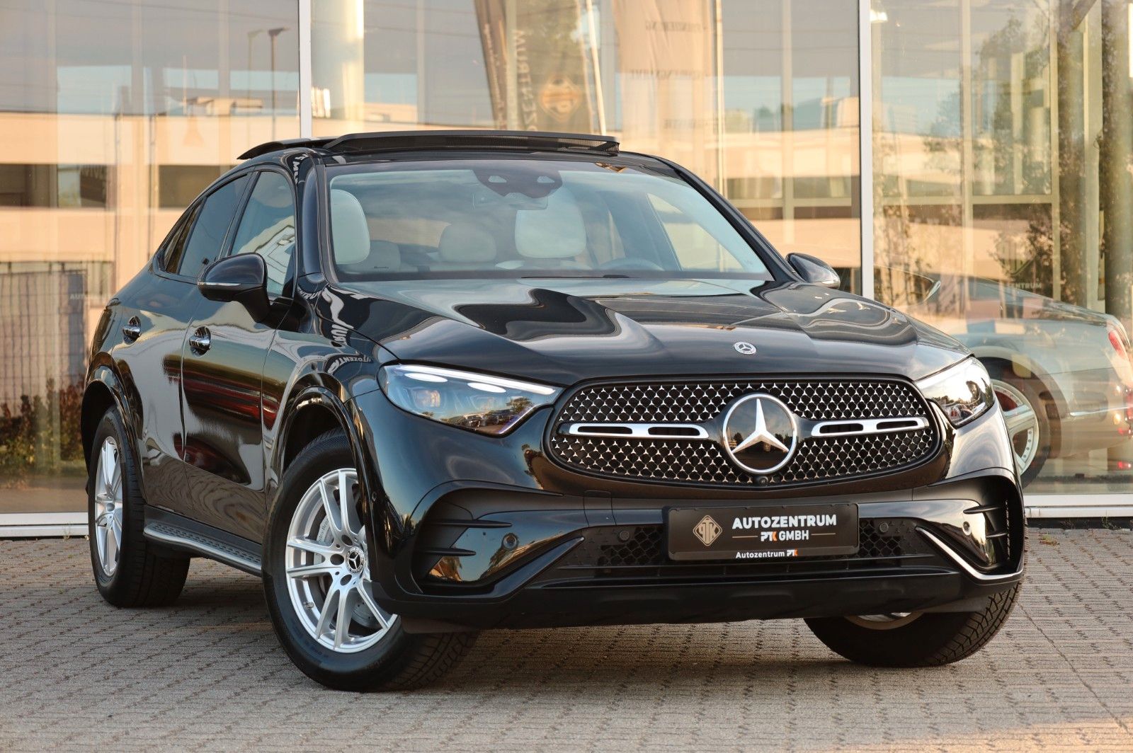 Mercedes-Benz GLC 200 Coupe 4Matic AMG Paket - Samsaru's Car Outlet