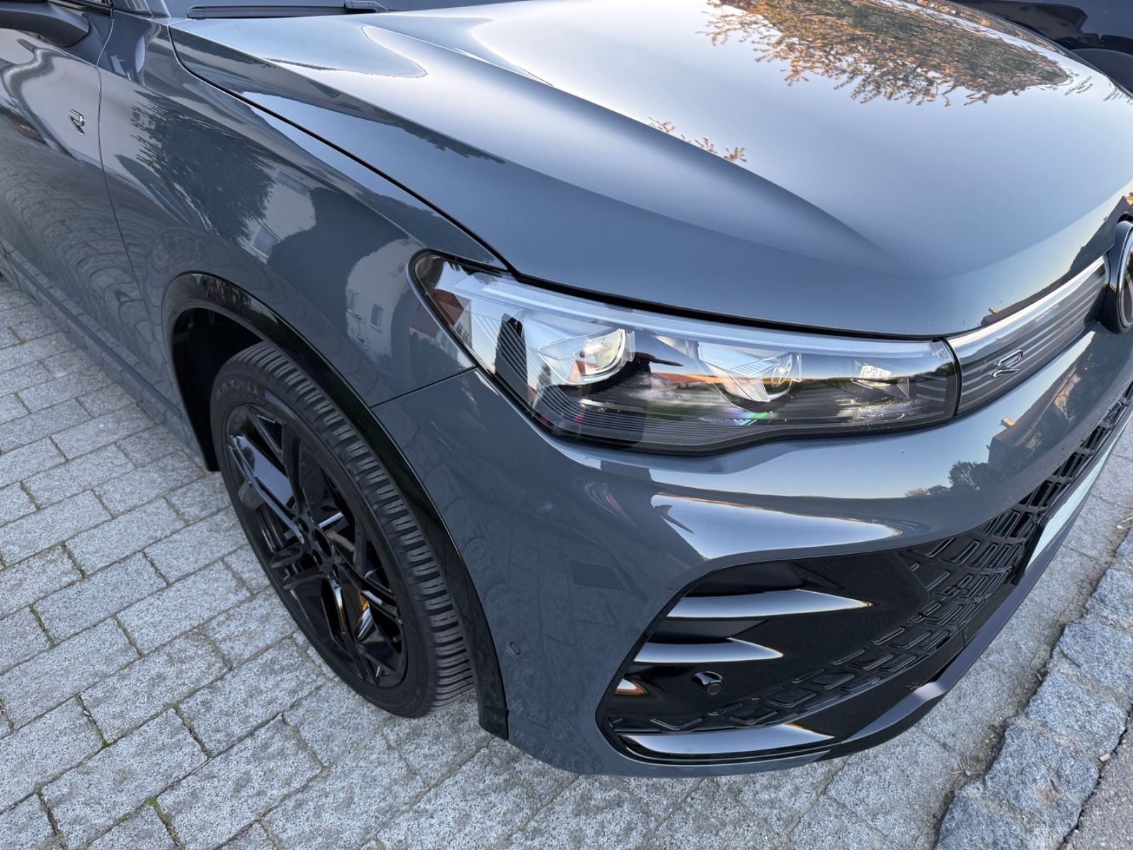 Volkswagen Tiguan 2.0 TSI DSG 4M R-Line»PANO»AHK»HuD»HK»20"