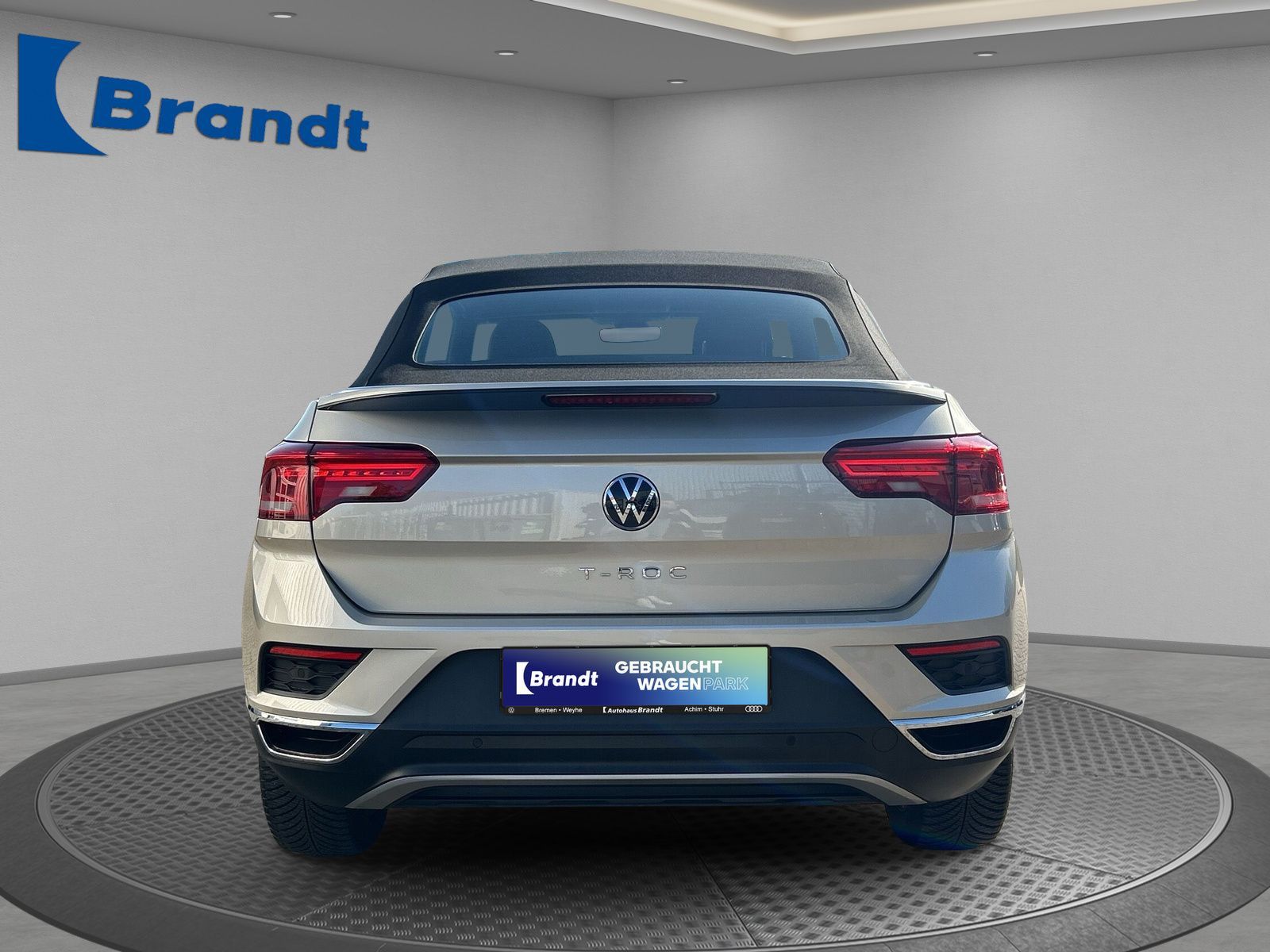 Volkswagen T-Roc 1.0 TSI Style - Samsaru's Car Outlet