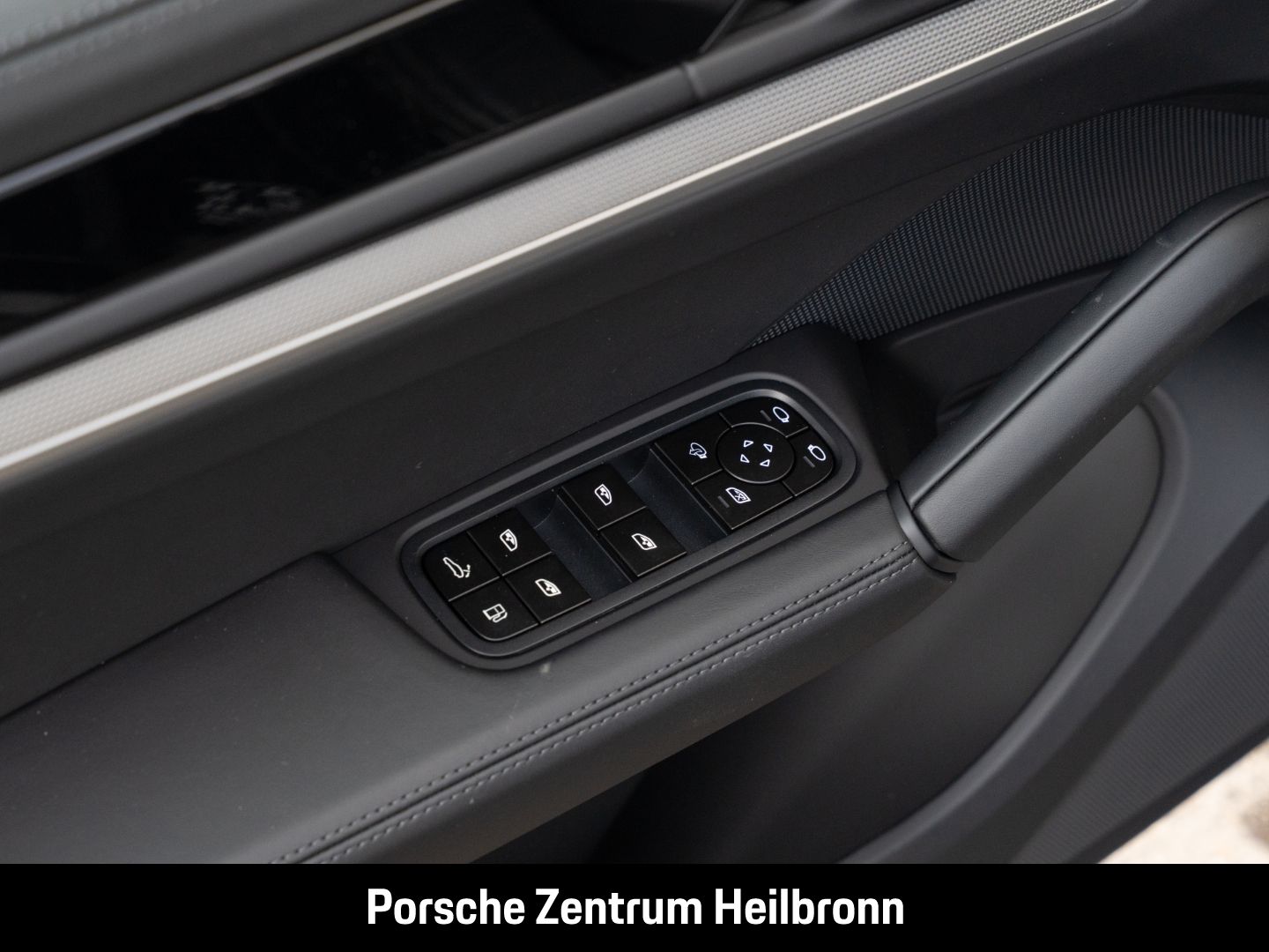 Porsche Cayenne E-Hybrid HA-Lenkung InnoDrive Sportabgas