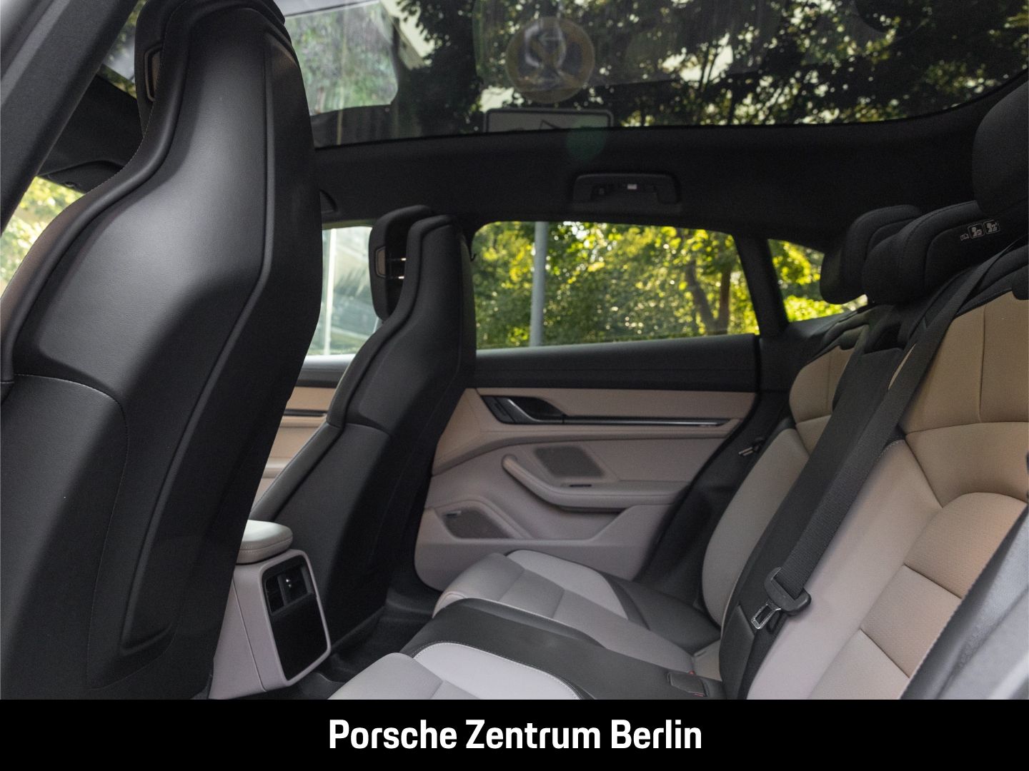 Porsche Taycan 4 Cross Turismo HD-Matrix Offroad Paket