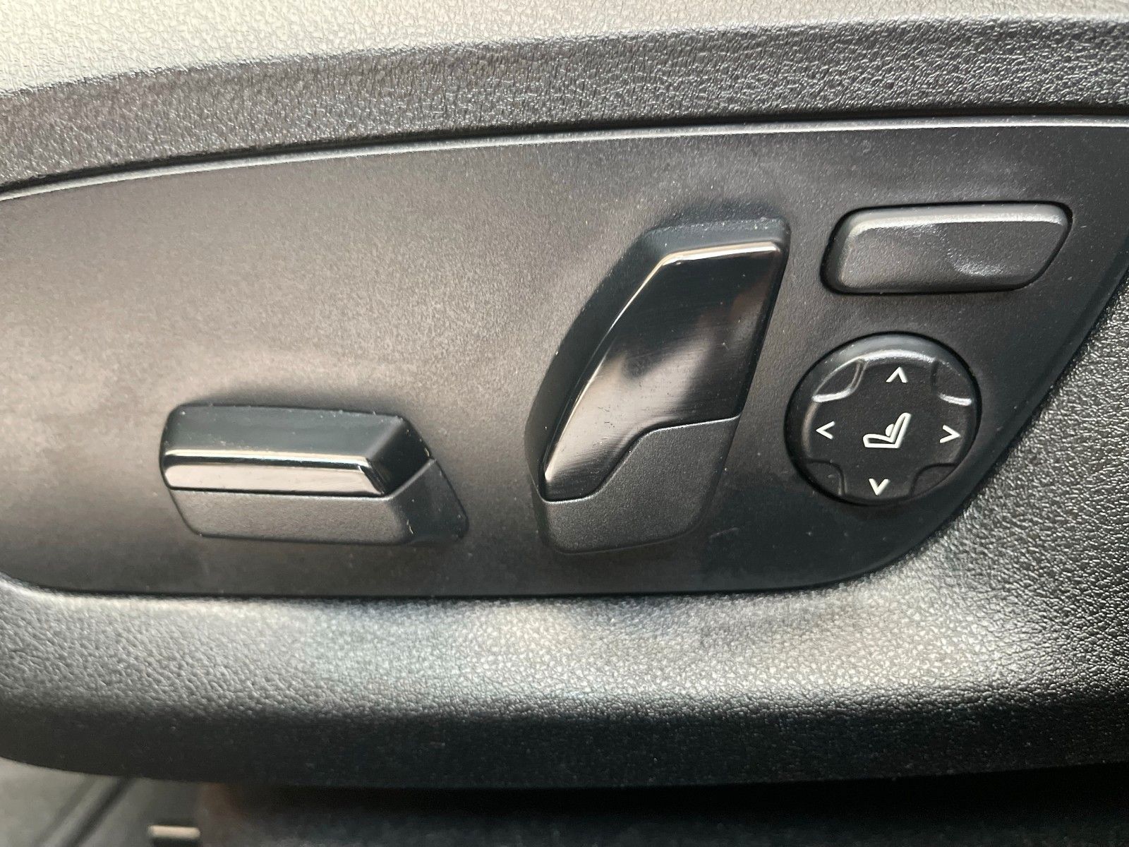 BMW 530d xD LASER HUD 360° AHK 4xKlima DA+ Komf.Zug.