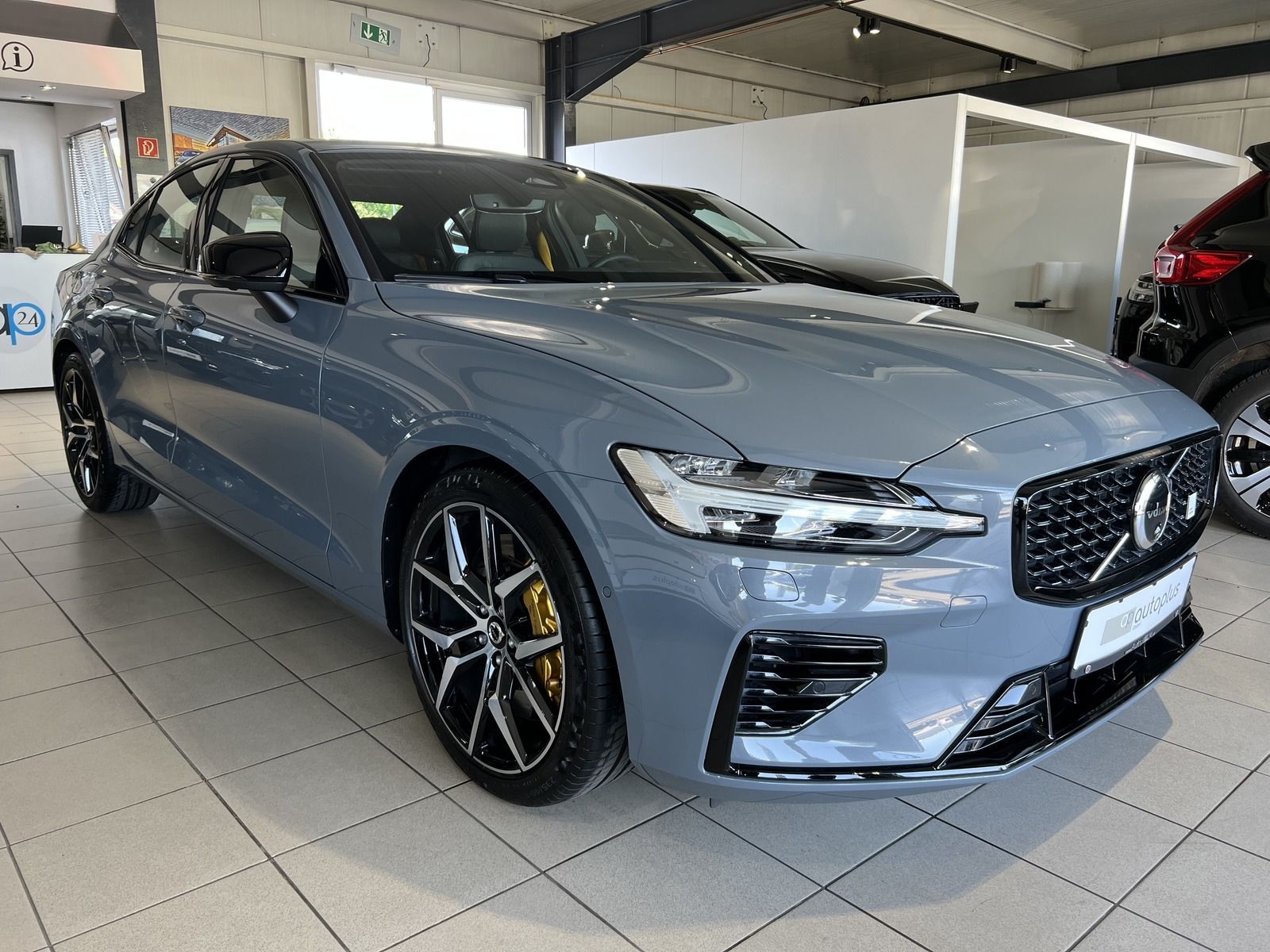 Volvo S60 T8 Polestar Engineered Recharge AWD B&W 360°