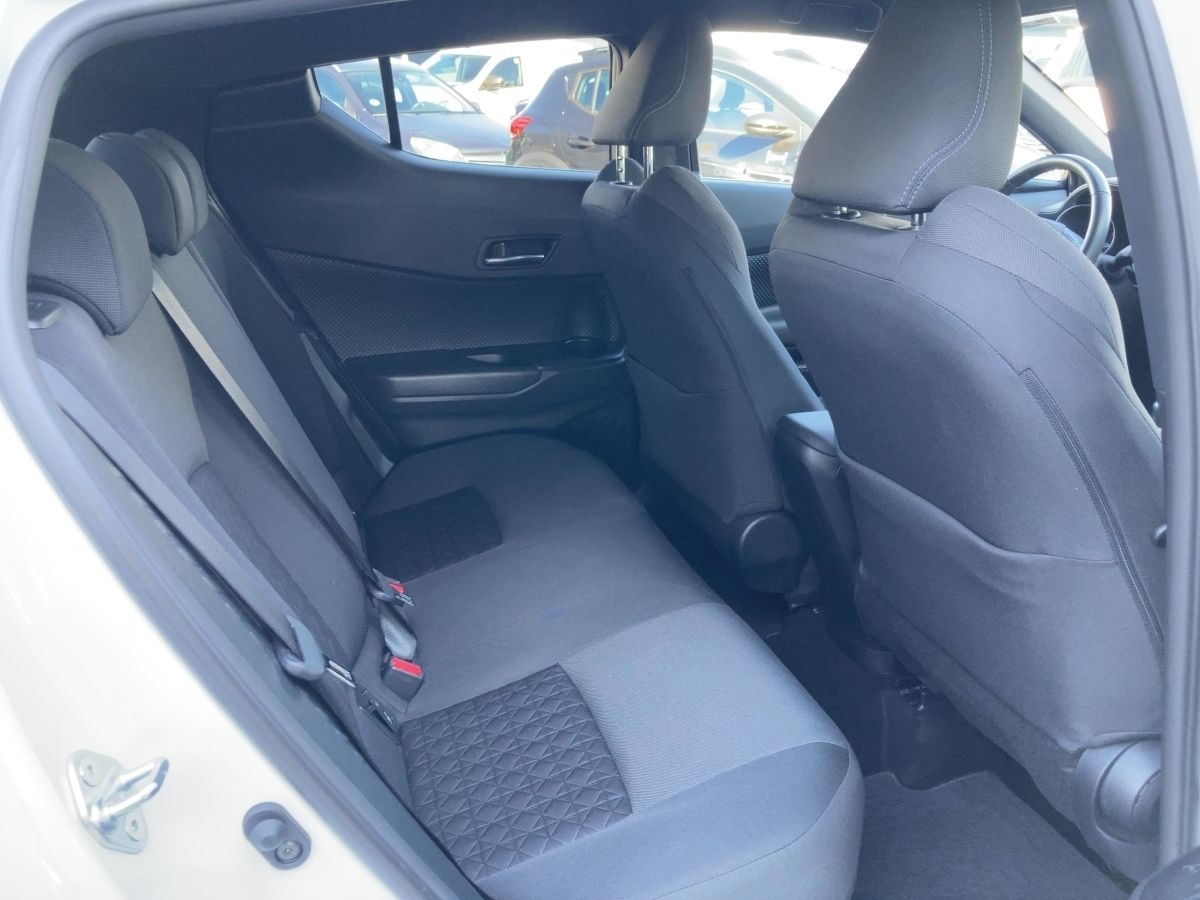 Toyota C-HR 2.0 Hybrid - Samsaru's Car Outlet