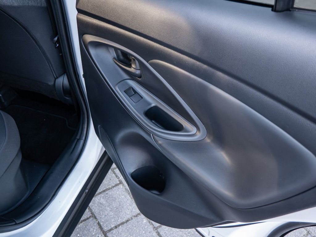 Toyota Yaris Cross Hybrid Team D PDC KAMERA NAVI LED