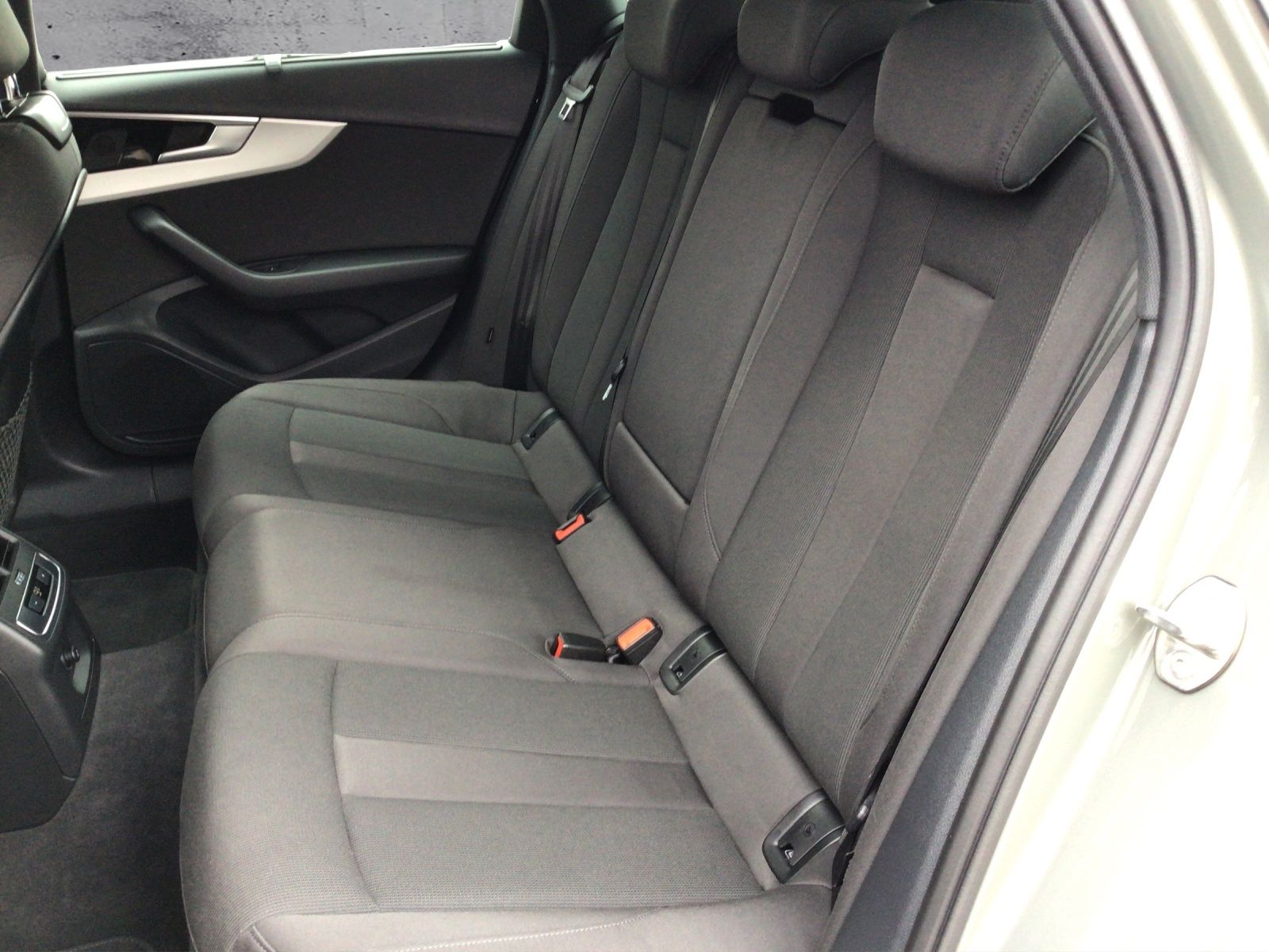 Audi A4 Avant 40 TFSI quattro S-tronic S-LINE STH