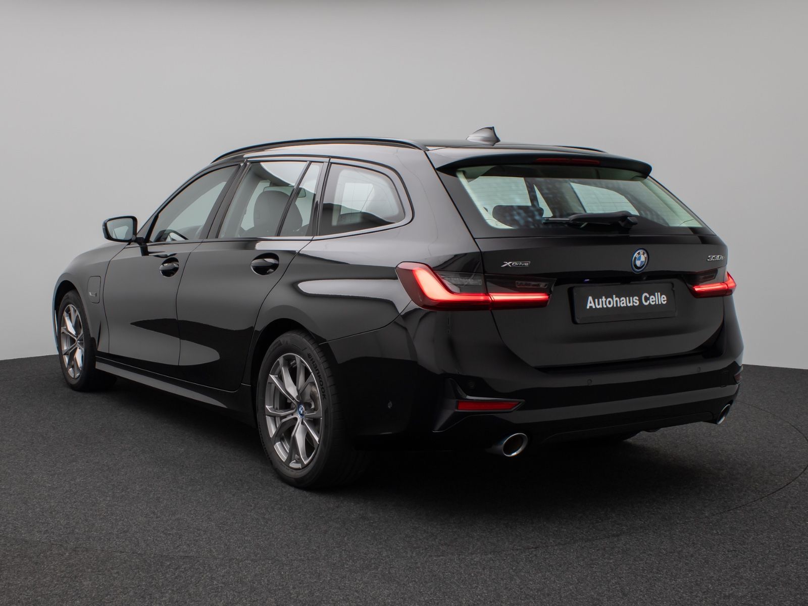 BMW 330e xD Sport Line 360°DAB Stop&Go LED Alarm AHK