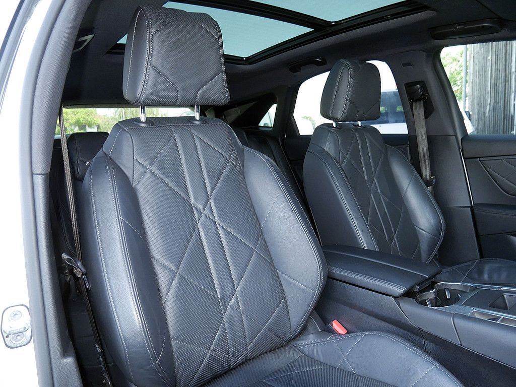 DS Automobiles DS 7 Crossback E-Tense La Premiere 4x4 LED PANO