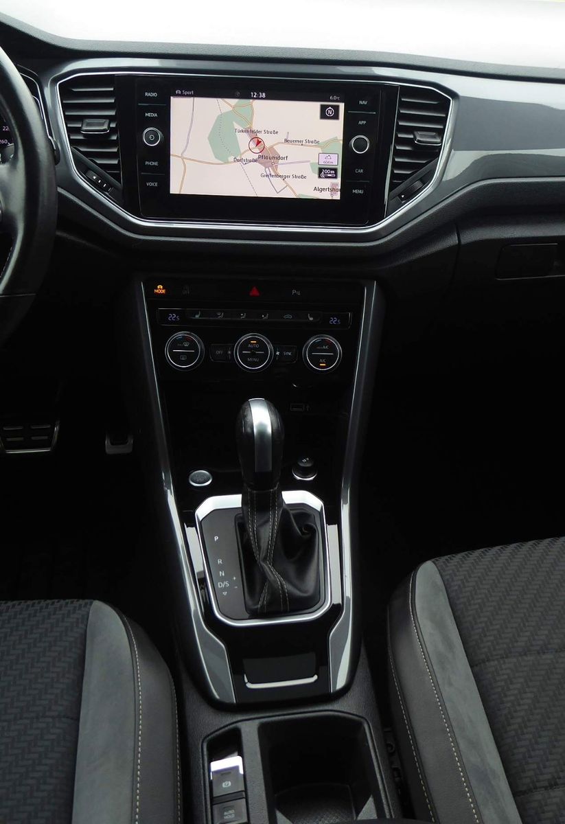 Volkswagen T-Roc Sport R-LINE - Samsaru's Car Outlet