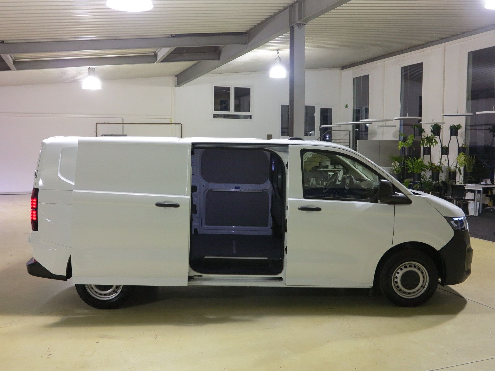 Volkswagen T7 Transporter Kasten TDI2.0 SCR Lang 3Si FlüTür