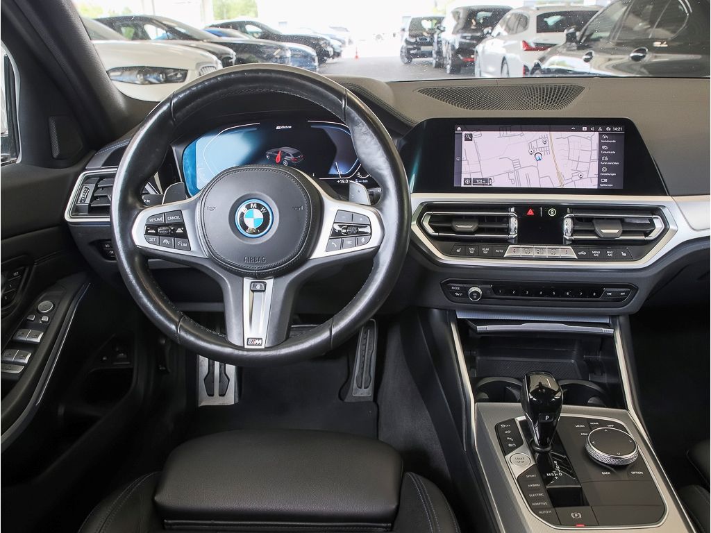 BMW 330 M Sport EU6d e xDrive Touring - Samsaru's Car Outlet