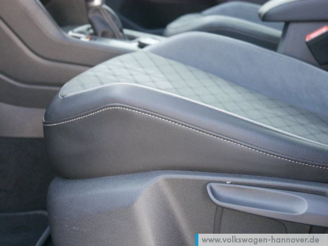 Volkswagen Tiguan 2.0 TDI DSG R-Line Pano IQ.LIGHT Navi ACC