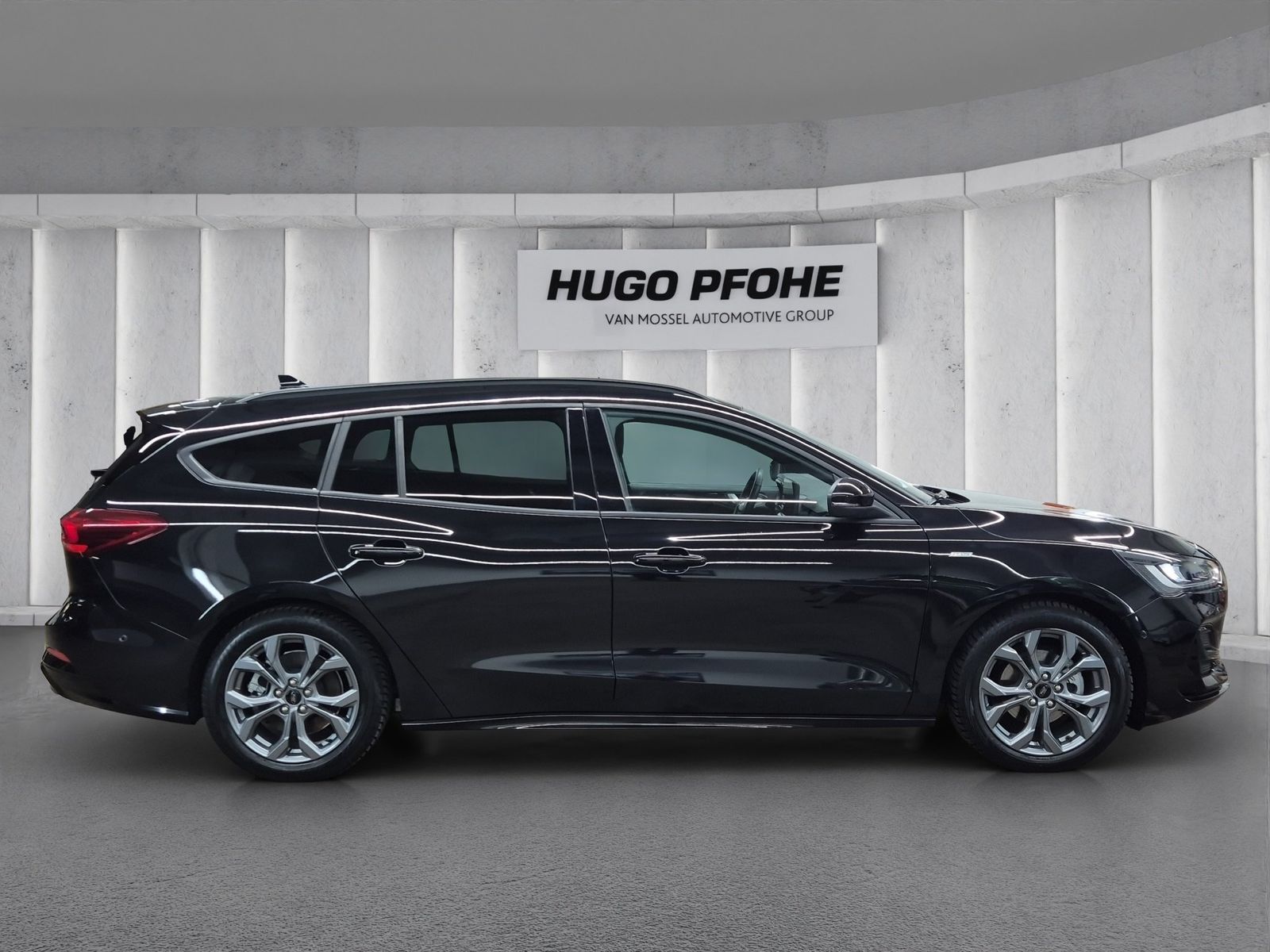 Ford Focus ST-Line X Turnier Aut.*AHK*ACC*HUD*KAM*NAV
