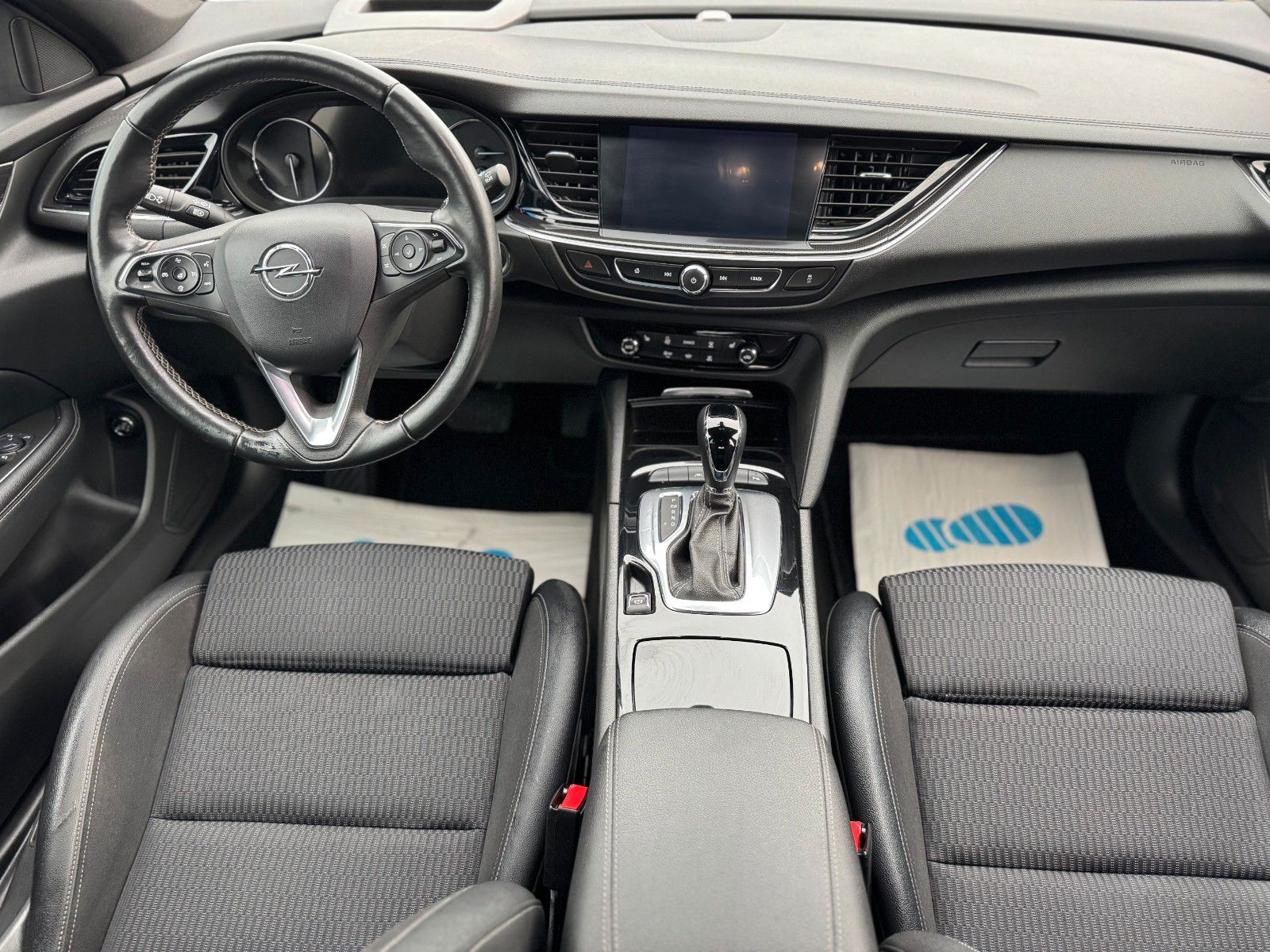 Opel Insignia Sports Tourer Elegance 2.0D - Samsaru's Car Outlet
