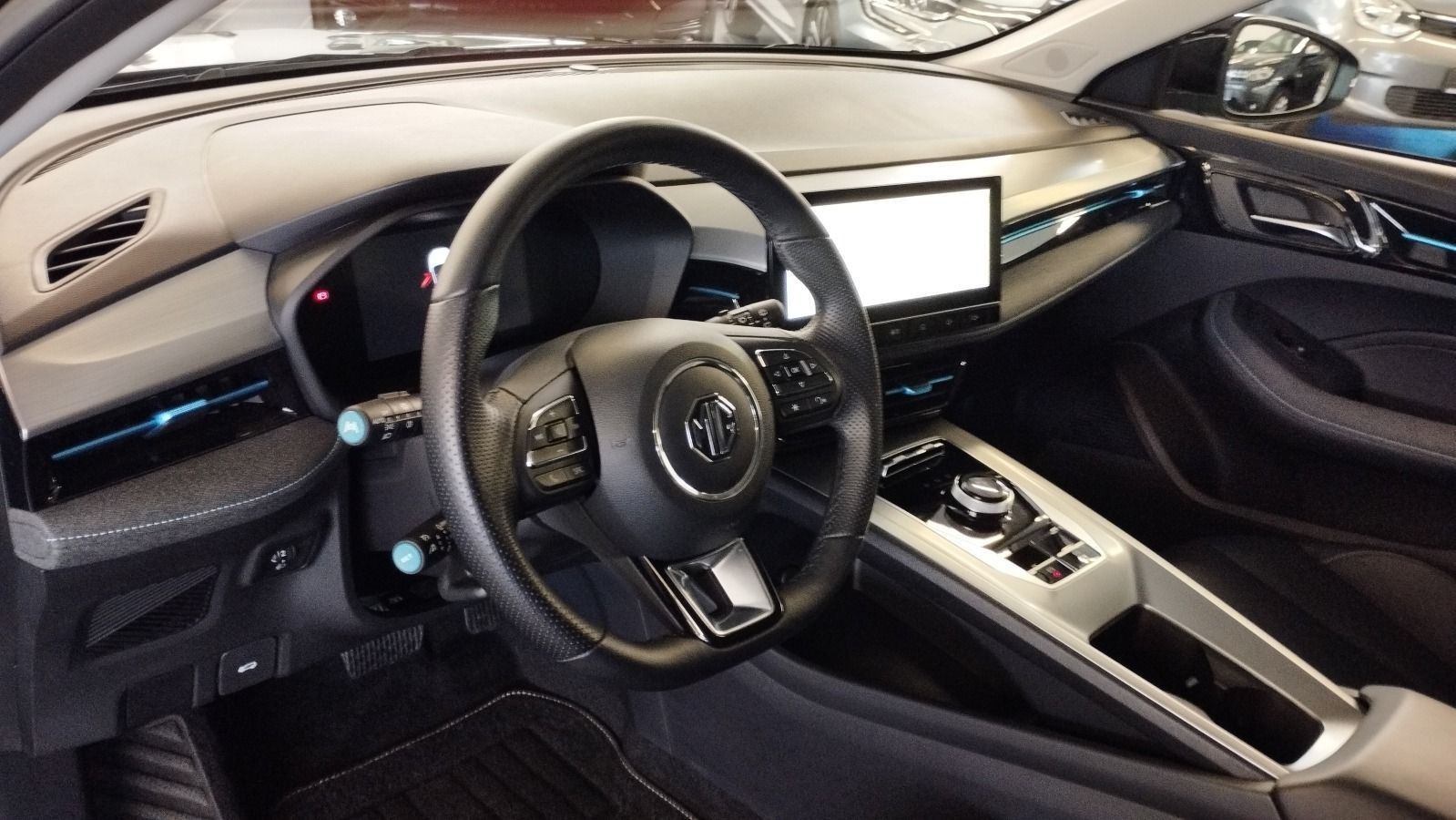 MG5  Lux. Leder, Navi, Kamera, elektrischer Sitz