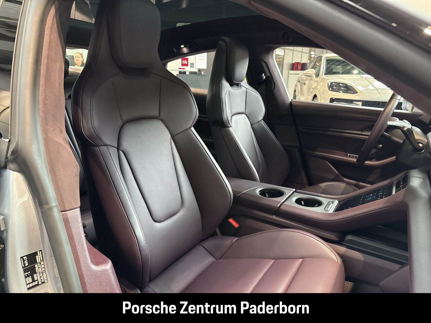 Porsche Taycan Turbo Leder-Brombeer InnoDrive Head-Up